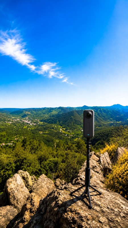Insta360-x4-air camping nature