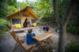 cabane camping vacances hebergement insolite nature cevennes gard languedoc gard occitanie