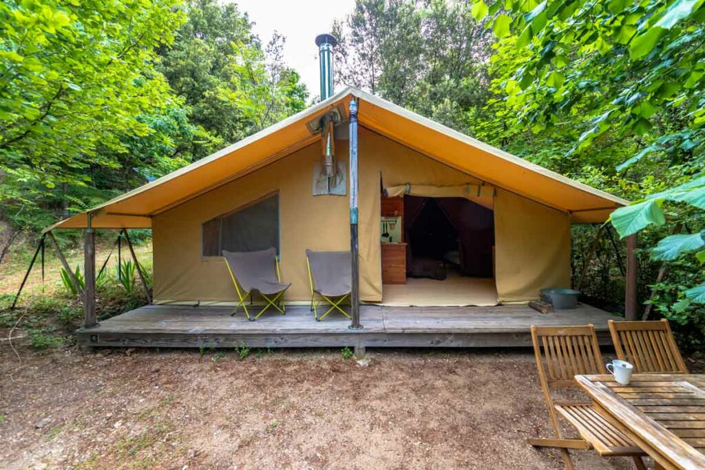 Camping atypique en France : où trouver un séjour hors des sentiers battus ?
