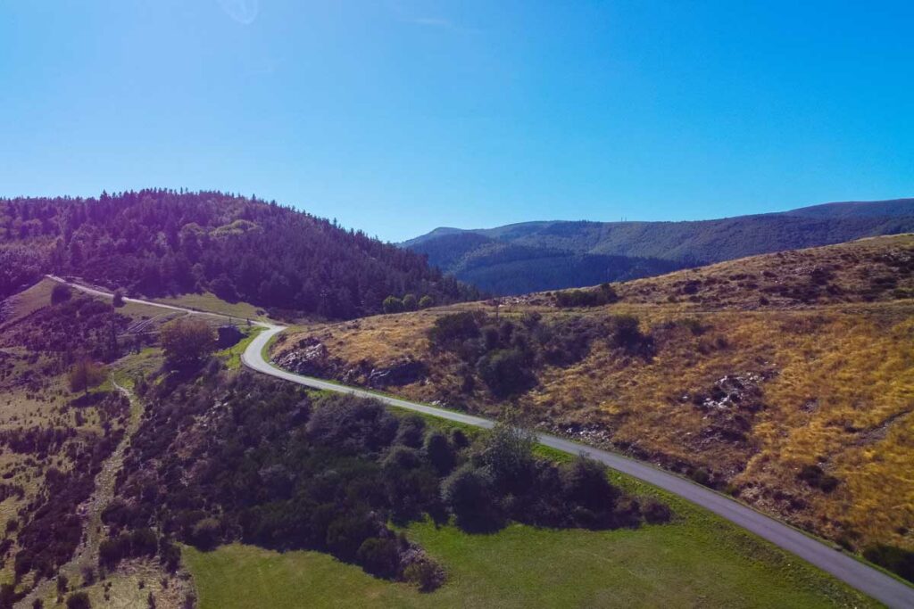 Week-end gravel en Cévennes : Explorez des paysages sauvages à deux roues avec Bivouac Nature